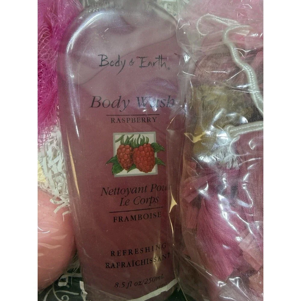 Vintage Bath Body And Earth Bath Gift Set Raspberry Soap Body Wash Potpourri